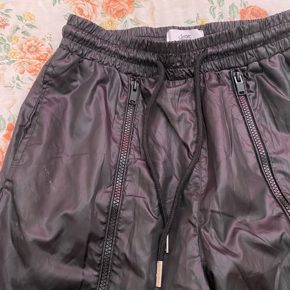 Sixth June cargo pants with zipper detail and side pockets - Picture 5 of 6